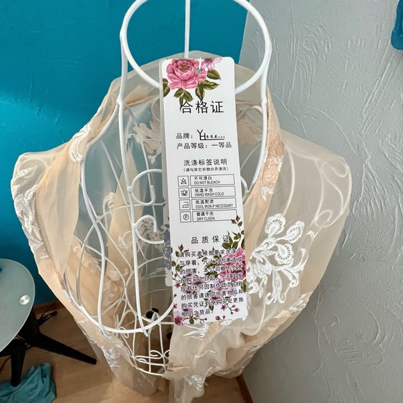 Embroidered long peach/white cover tunic - Picture 2 of 6